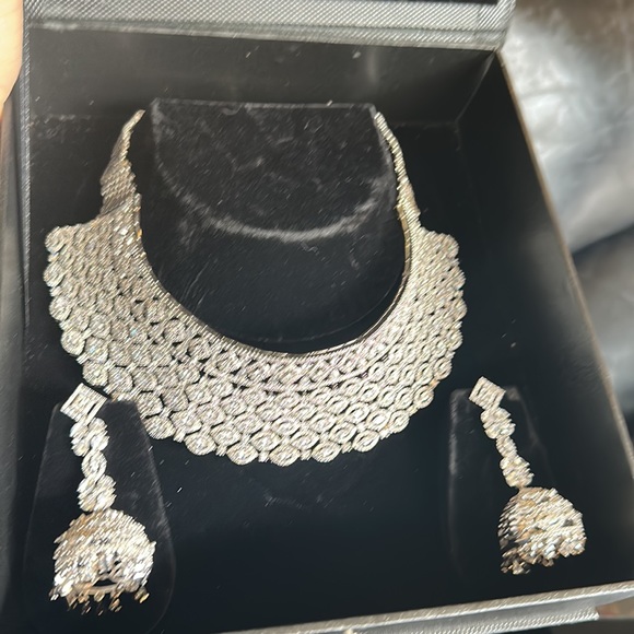 NWT Bridal American Diamond Choker Necklace with matching ‘jhumkha’ earrings! - Picture 9 of 9